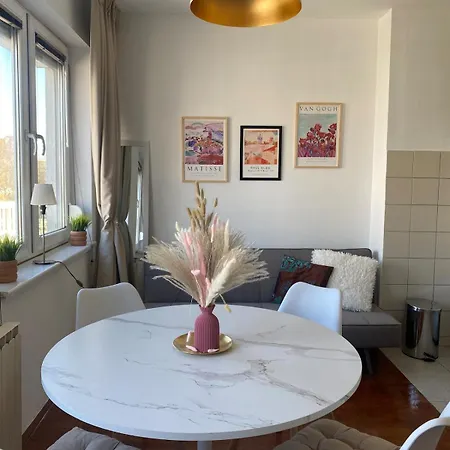 Super Flat In The Very Heart Of The Скопье