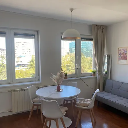 Super Flat In The Very Heart Of The Скопье