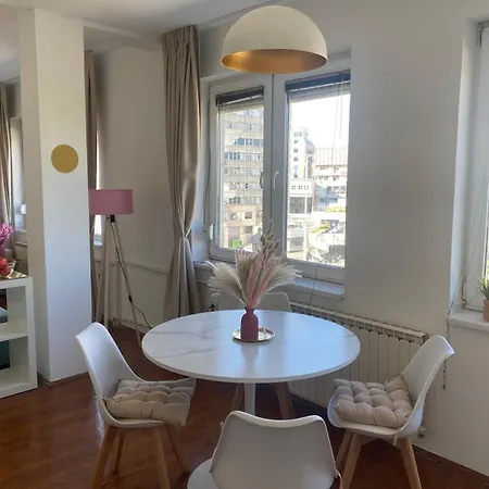 Апартаменты Super Flat In The Very Heart Of The