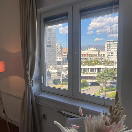 Super Flat In The Very Heart Of The * Скопье